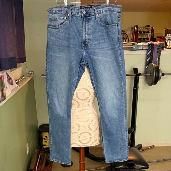 Calvin Klein Men's Light Blue Straight Jeans - Picture 2 of 9